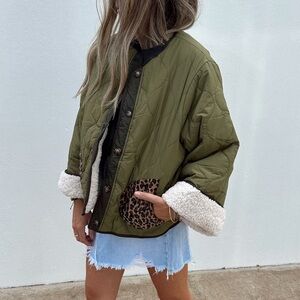 QUILTED LEOPARD POCKET OVERSIZED SHERPA LINED JACKET